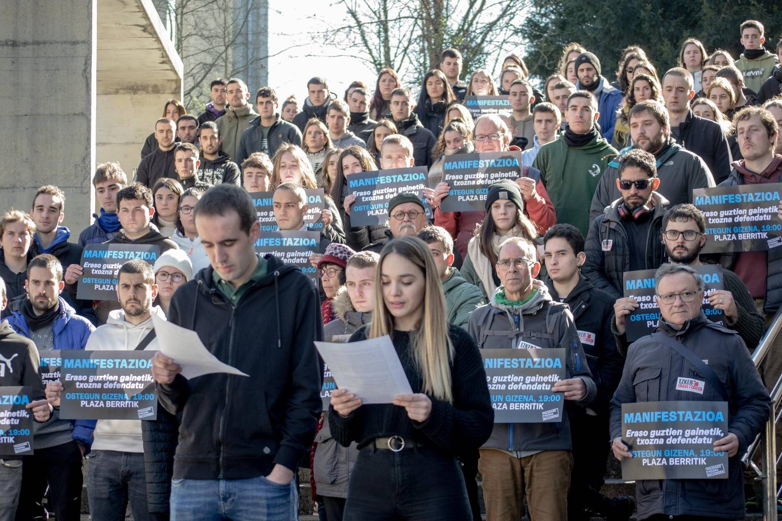 Tolosako Txozna Batzordearen aurkako «erasoak» salatu dituzte