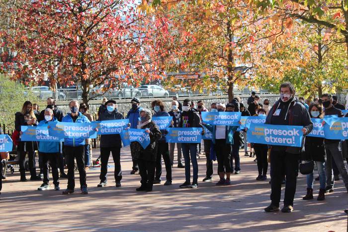 Urratsak ematea eskatu dute 3 1605967676736