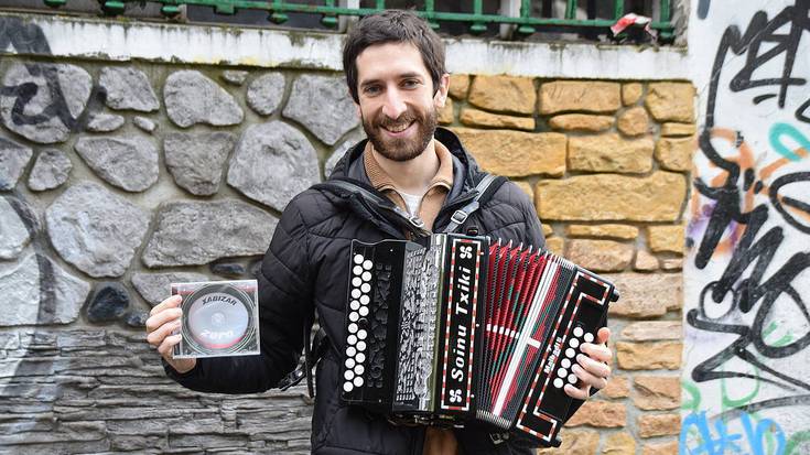 Soinuarekin, trikitiaz harago