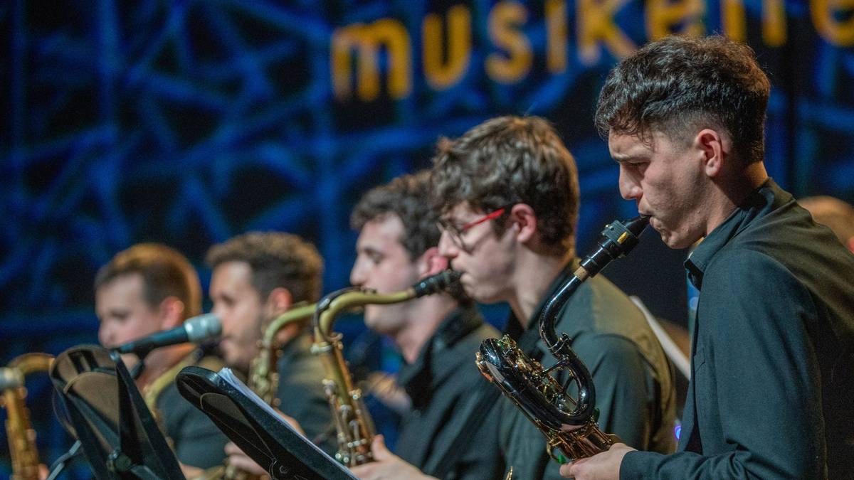Musikeneko Big Band taldeak saioa emango du Leidorren