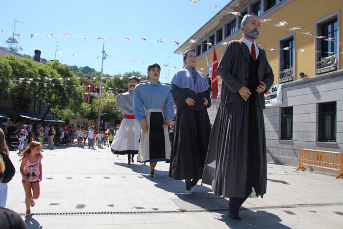 Piztu da sei eguneko festa Ibarran 27 1471949452419