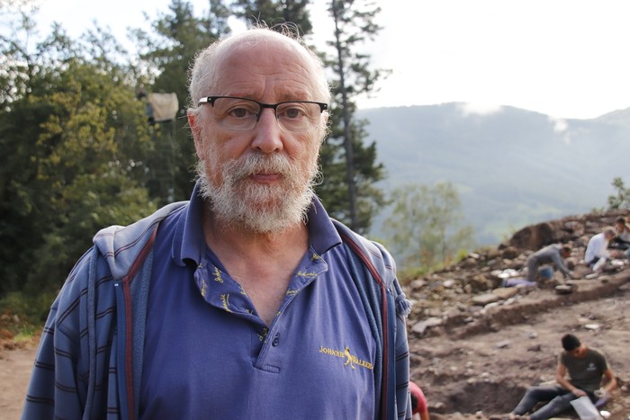 «Basagainen burdinagatik jarri ziren bizitzen»