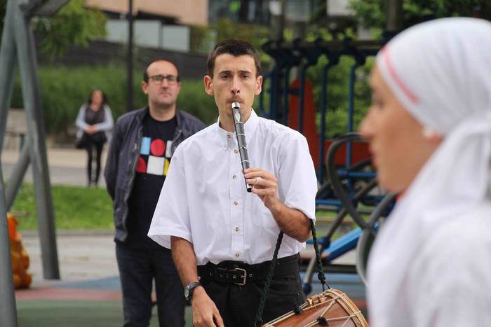 Lizarren basoa eta Bordon da 4 1561104646796