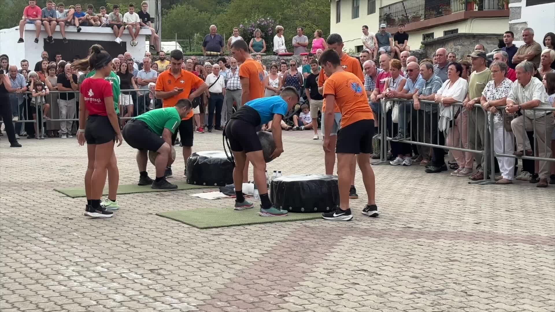 Minutu eta erdiren barruan, lau herriak