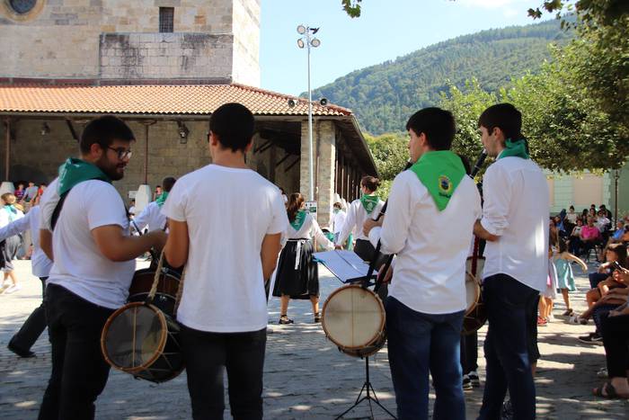 Berriro ere elkarri eskutik  39 1632576979988