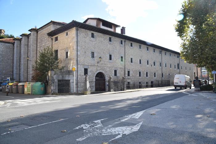 Santa Klara kaleko trafikoa moztuko dute bihar gauean