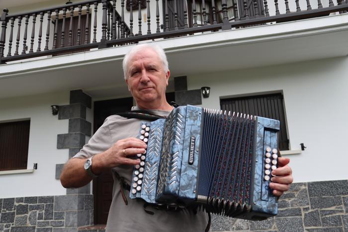 «Gizon fina zen gure aita, langilea, eta beti laguntzeko prest zegoena»