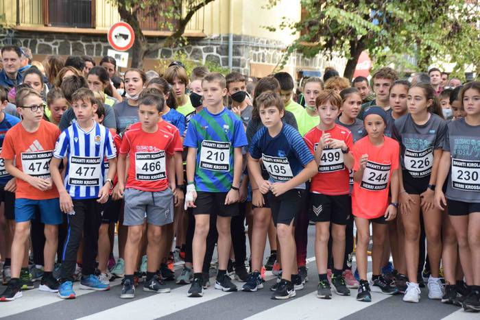 Gozatu egin dute txikienek S 40 1634039493988