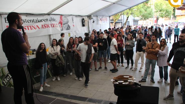 Umoreari eta musikari tokia, garagardo artean