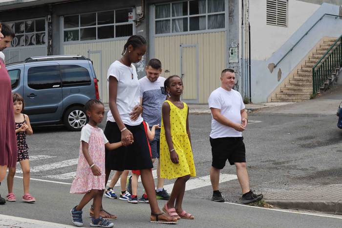 Kalejiraren atzetik eta buru 20 1660214356282