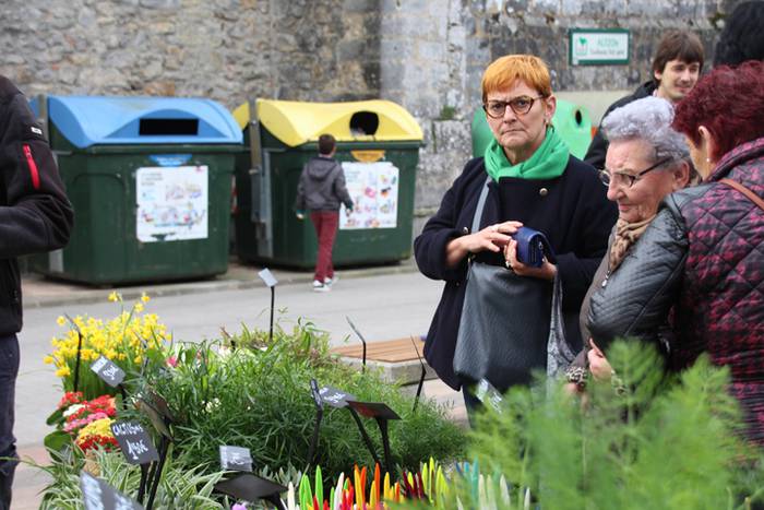 Azoka eguna Altzon 11 1481457161076