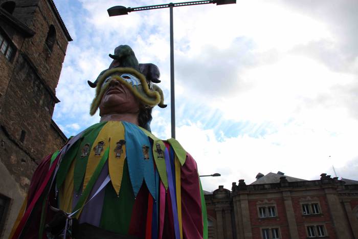 Gabonetako azokak jende asko 58 1576941779732