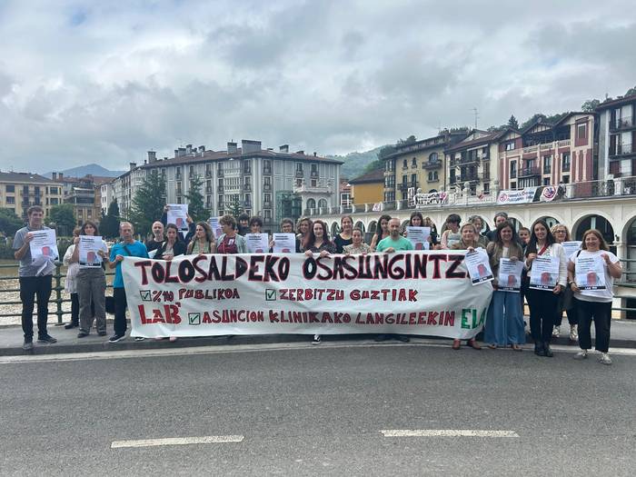 Asuncion Klinikako langile batzordeak langileen subrogazioa eskatu du