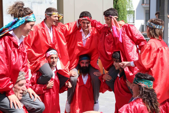 Emakumeak Adunako Axeri-dantzan, lehen aldiz - 111