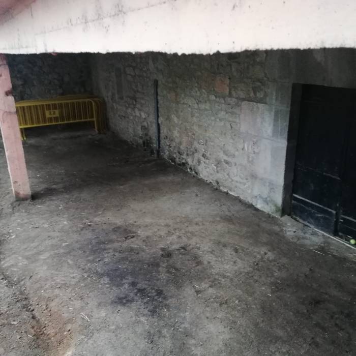 Auzolanean garbitu dute Plazaetxeberriko sotorako sarrera