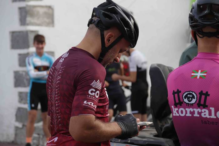 Mendi bizikleta lasterketare 6 1660377589751