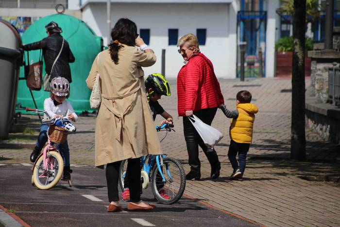 Mugimendu erdi librea 18 1588012118862