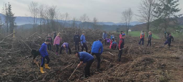 Zuhaitz Eguna ospatzen ari d 14 1644670098792