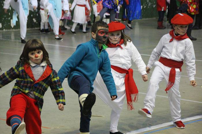 Hotzari aurre egiteko, dantz 1 1517596090920