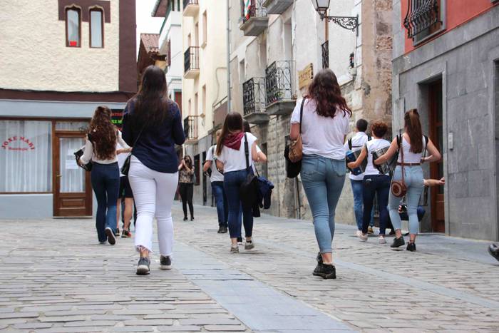 Asteasun festak apurtu du "n 40 1593430427337