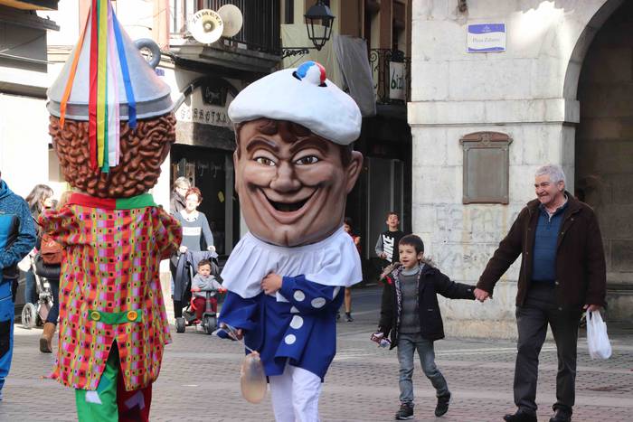 Erraldoi eta buruhandiak Zal 17 1582375944216