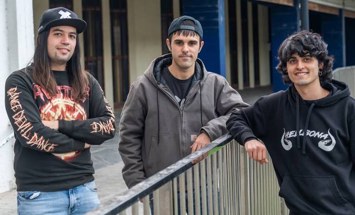 'Utopia': metal soinuzko hamabi kritika