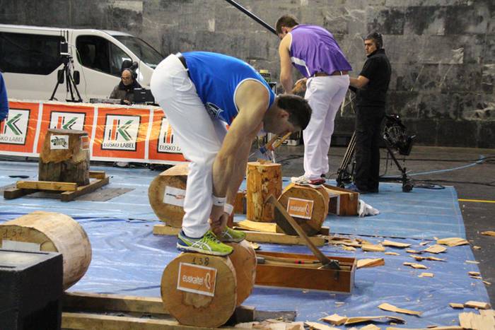 Urrezko aizkora kanporaketa abaltzisketa 1 1461501184841