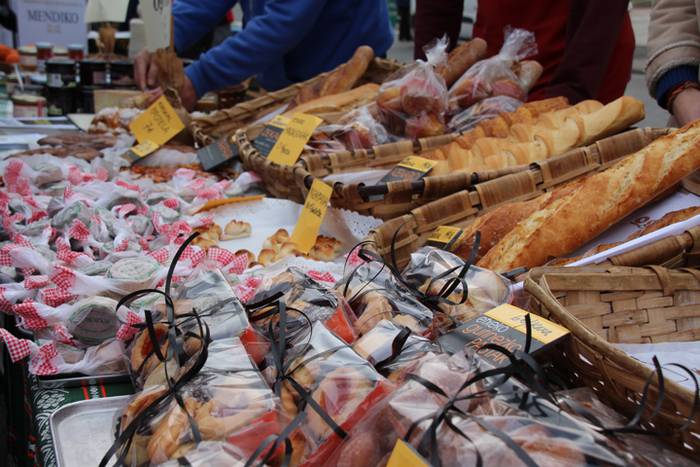 Azoka eguna Altzon 31 1481457360791