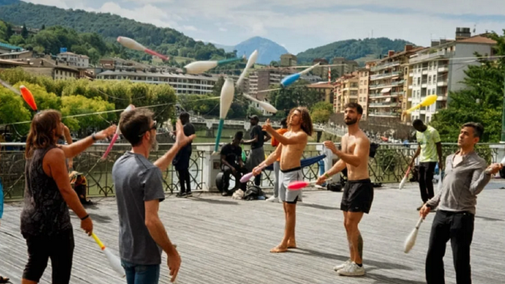 Zirku diziplinak ardatz dituen jaialdia asteburuan, Tolosan