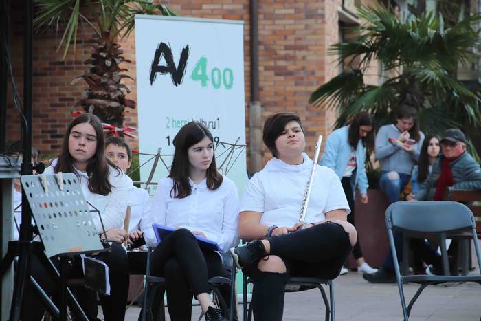 Banda Topaketa AV400Urte 35 1553970424542