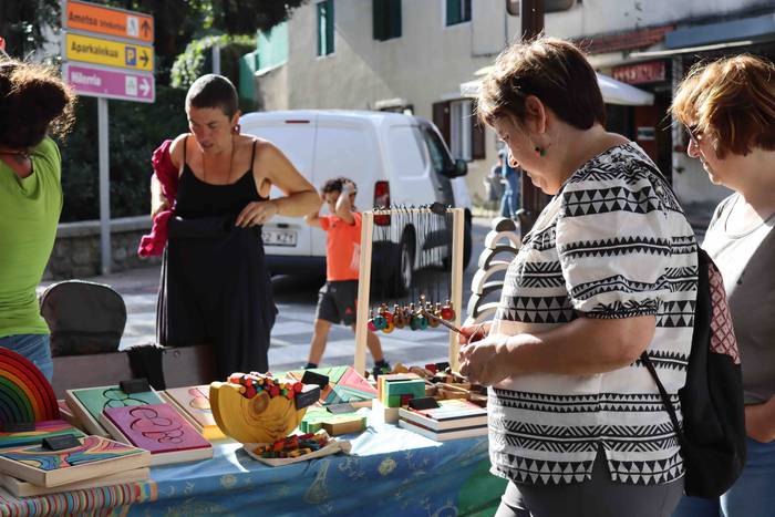 Emakume sortzaileek hartu du 20 1665918593136