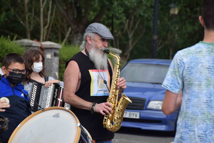 Festari itxura ematen, musik 21 1627663337860