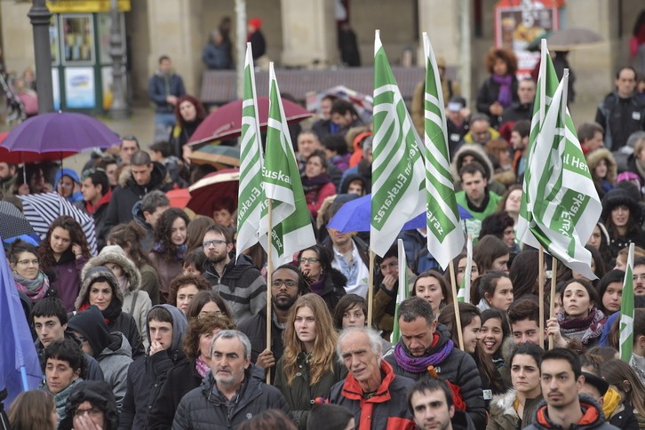 CCOO sindikatuaren mehatxuaren aurrean, borrokan jarraitzeko deia egiten dugu