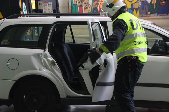 Erreskate lanetan aritu dira 20 1501937590314