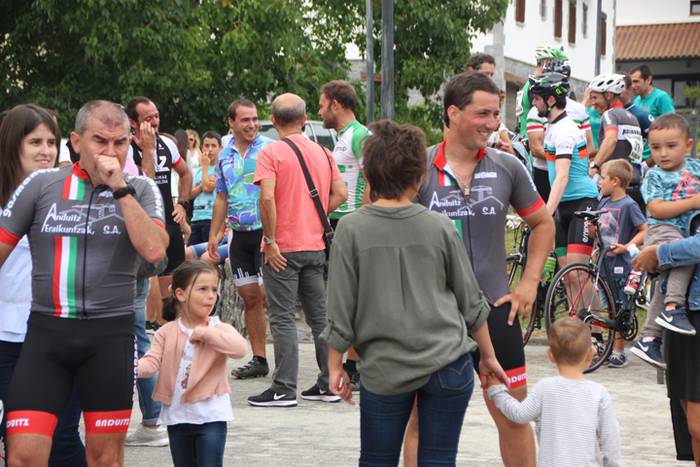 Maldan gora plazara heldu ar 46 1502801522360