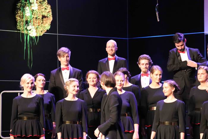 Batavia Madrigal Singers, ik 31 1572636833720