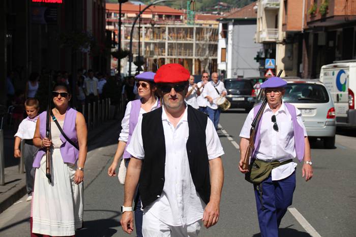 Antzezten ere fin ibili dira 8 1472209390927