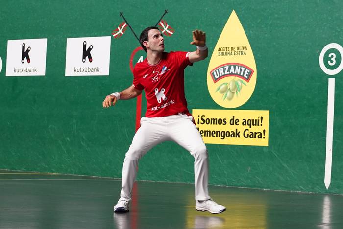 «Momentu zailak pasatu ditugu, eta horietatik indartsuago atera gara»