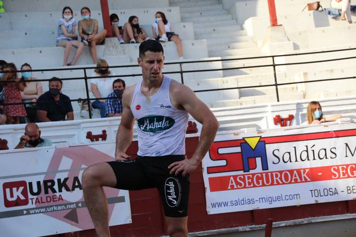 Izetatarrek jantzi dute txap 78 1624130539704