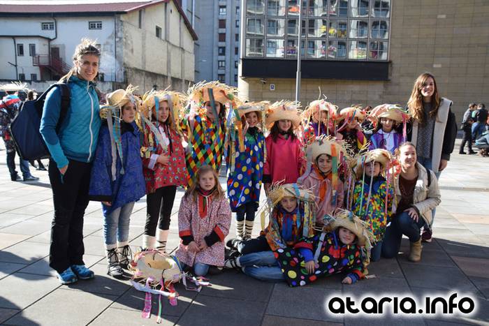 udaberri dantzari txikien kalejira 17 1454767830922