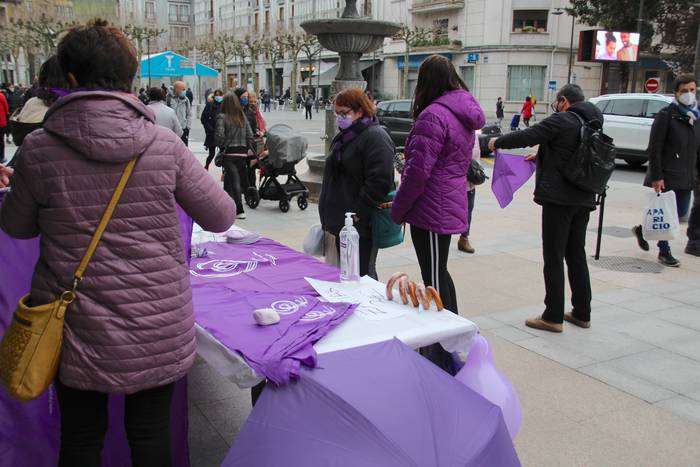 Hendaiaraino heldu dira esku 12 1615033723281