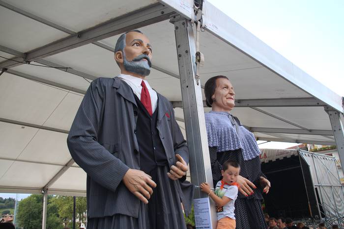 Zizurkilgo erraldoi eta buruhandiak plazara aterako dira