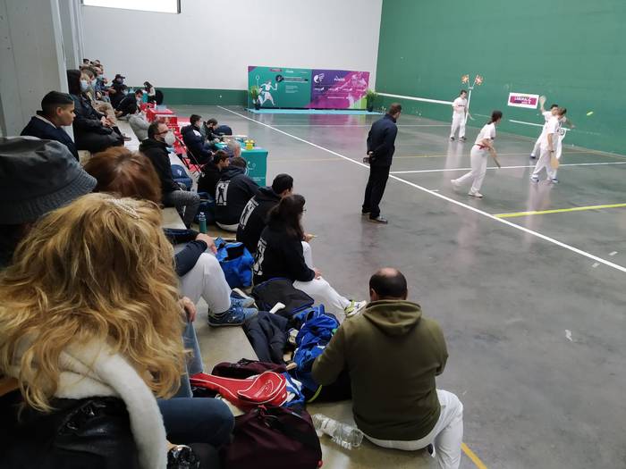 Eskualdeko bi pilotari izang 1 1601915137903