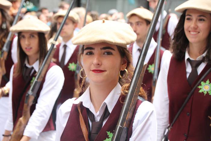 Santuek eta dantzariek poztu 140 1498312961349