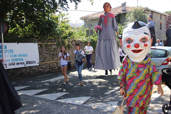 Txikiak buruhandiei ihesi ib 27 1566045837624