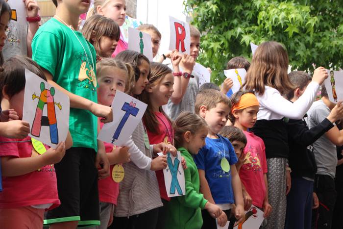 Ikaztegietako Eskola Txikiak Festa 20 1465744464072