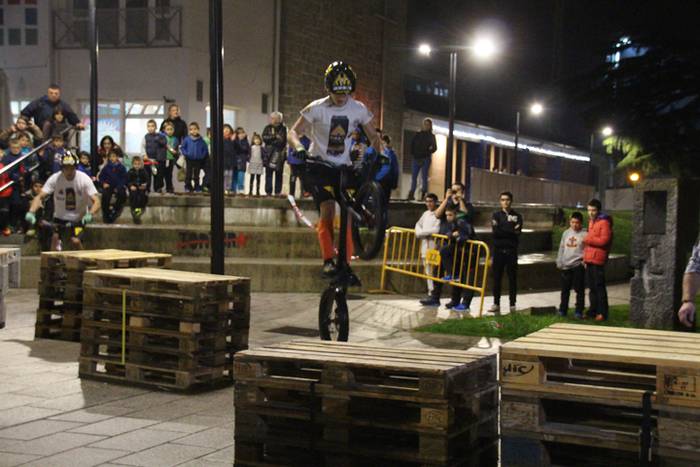 Biketrial erakustaldia Zizurkilgo kirol astean 5 1481965503299