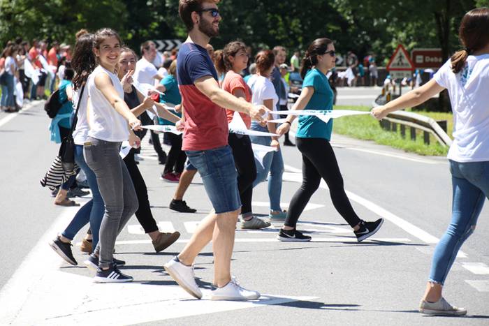 "Gu bezala, beste 100.000 za 102 1528637484249