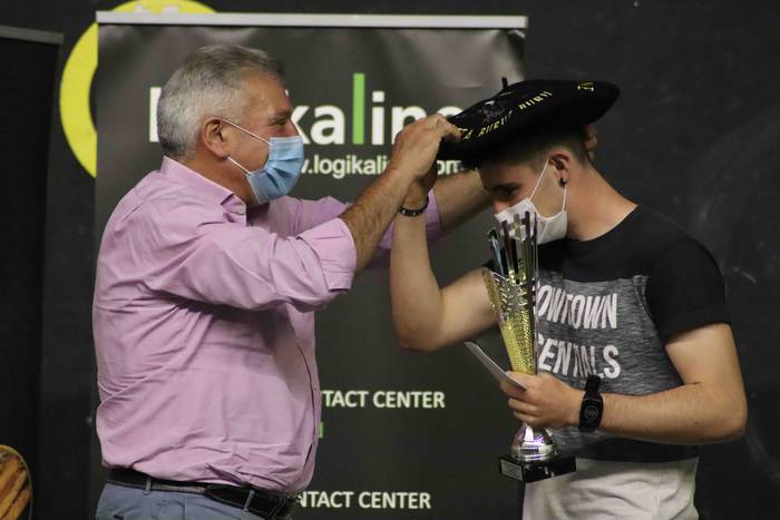 Txapelak jantzi dituzte Amez 23 1632682647975