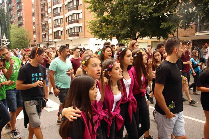 Kalean gora eta behera, kuad 11 1564506791373